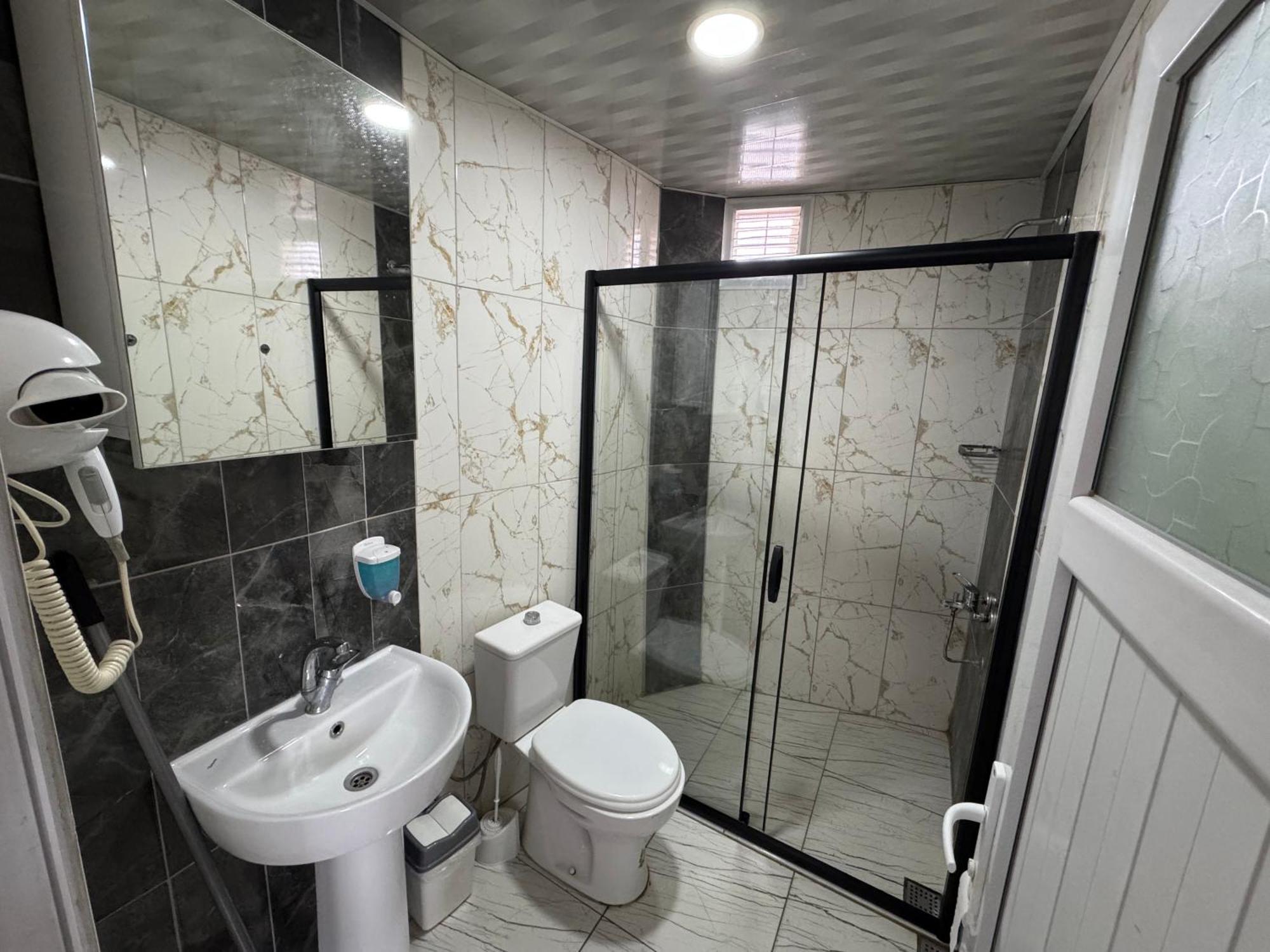 Ersoy Ege Apart Otel Antalya Buitenkant foto